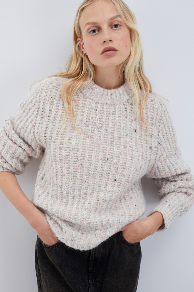 KNOP YARN CREW NECK SWEATER 